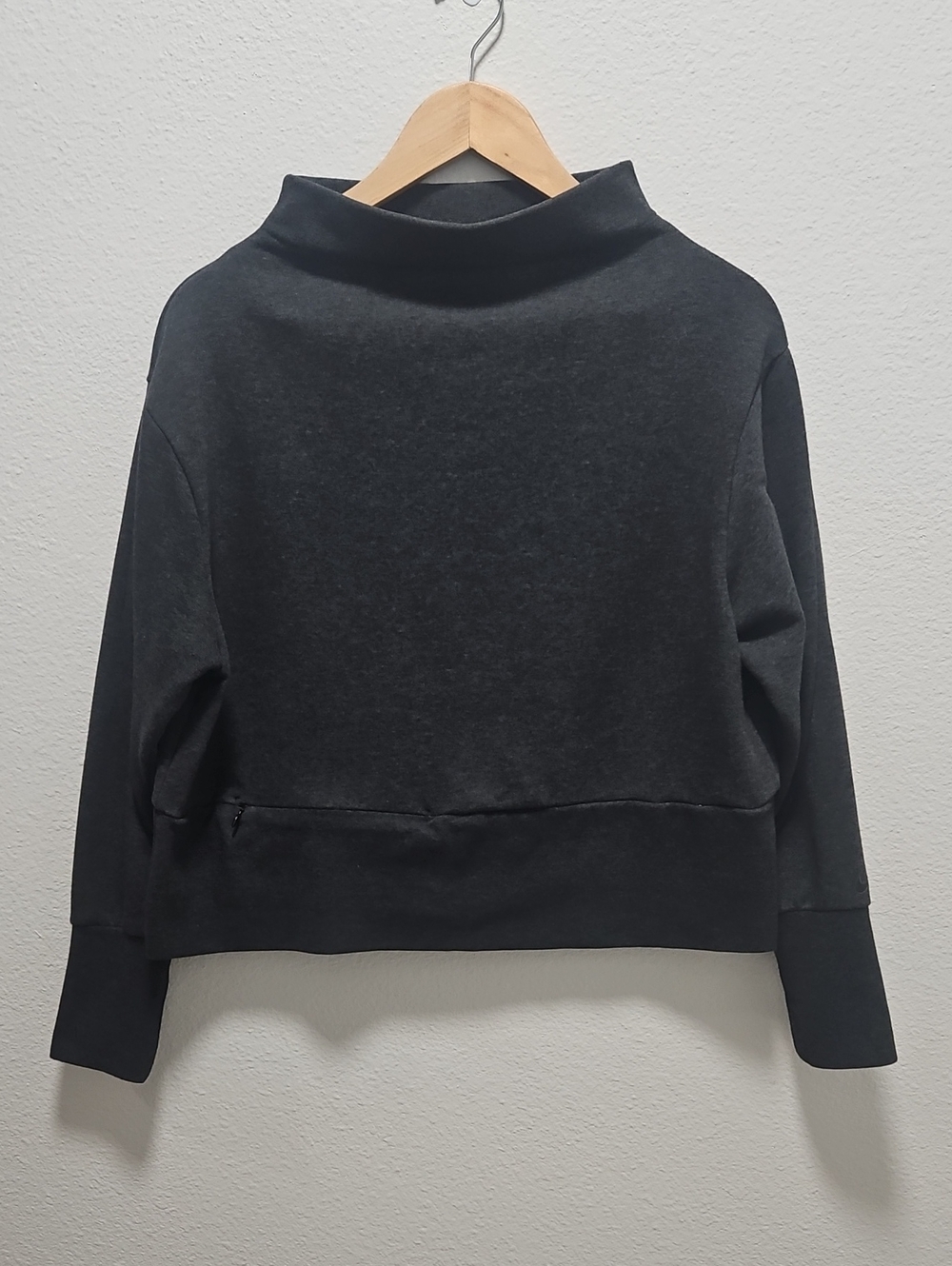 Nike Women's Dark Gray Mock Neck Pullover Sweater Medium Athletic Workout